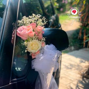 Arreglos de flores para autos 3