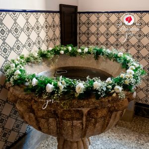 Arreglo floral en pileta 1